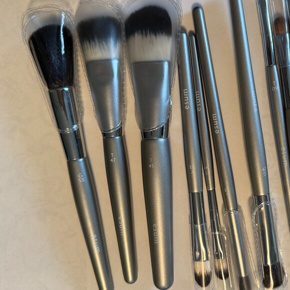 Epsom Makeup Airbrush Kit - Picture 4 of 13